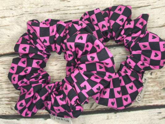 Checkered Hearts Scrunchie | Cotton Poplin
