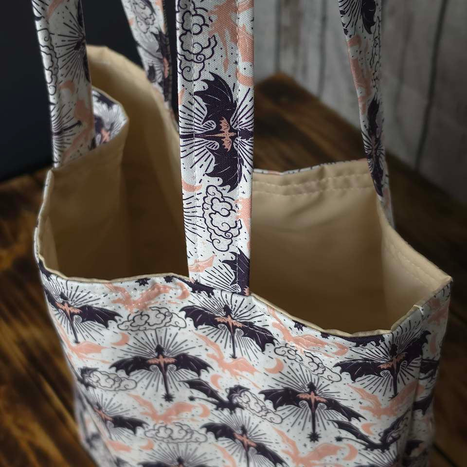 Two Dragons | Medium Tote Bag